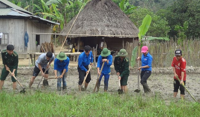 Biên phòng Quảng Nam giúp dân vùng biên giới phát triển kinh tế hộ gia đình (28/02/2024)